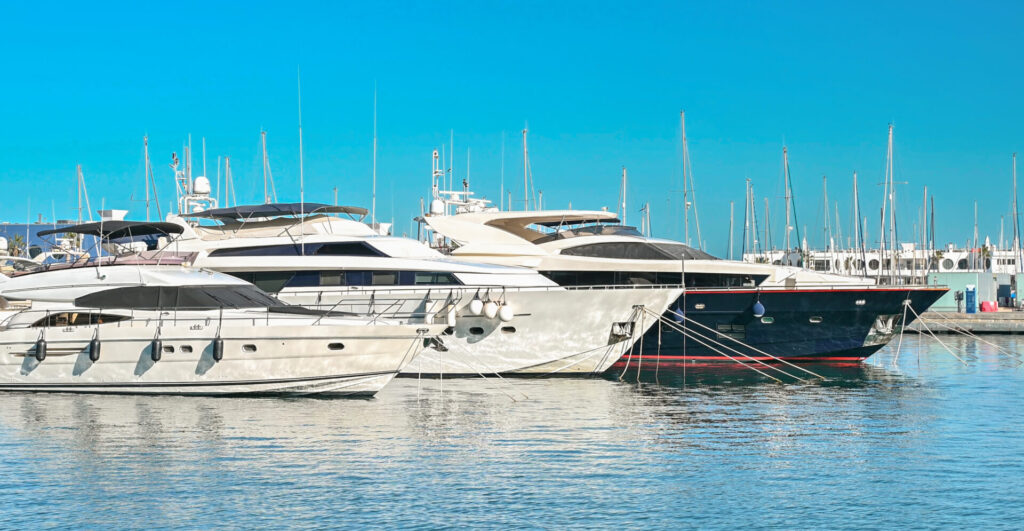 boats on the water in alicante